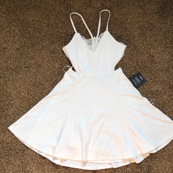 Lulus Dresses & Skirts - Lulu’s Little White Dress